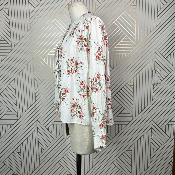 Flynn Skye Get Away Lace Up Front Blouse Day Desire White Red Floral Size US XS - Picture 6 of 12